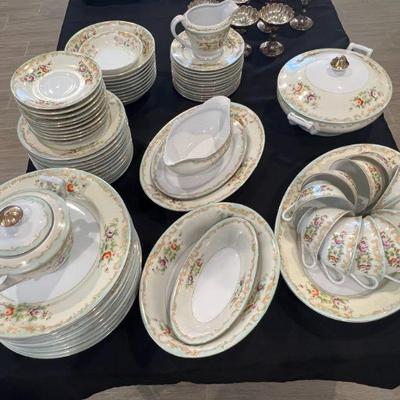 Lot 78 - 74 pc china set , made in Japan