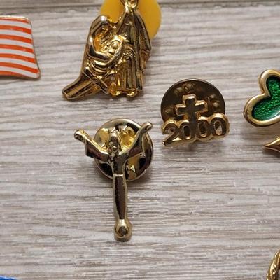 #88: Mixed lot of Pins