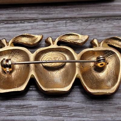 #89: Apples Brooch, A+ Pendant and Heart Earrings