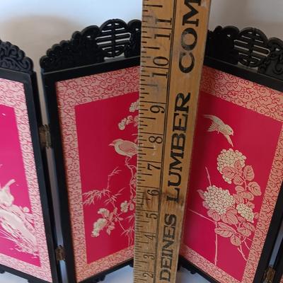 Oriental Miniature 4 Panel Folding Screen / Dollhouse Miniature Geisha Room Divider With chop sticks and other Asian themed Collectibles.