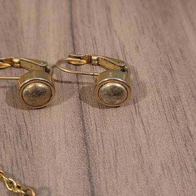 #94: Mixed lot of Earrings and Bracelets