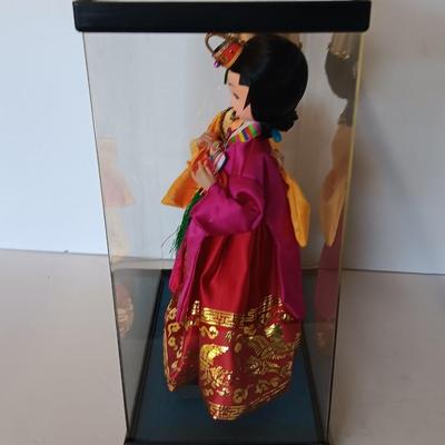 Korean Native Dolls Ceremonial in Display Case Korean Royalty Dolls
