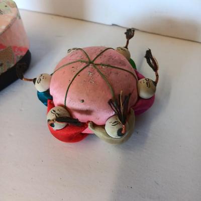 Vintage Satin Oriental pin cushion six people - ring of friends with Asian sandal pin box / small gift box