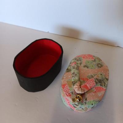 Vintage Satin Oriental pin cushion six people - ring of friends with Asian sandal pin box / small gift box