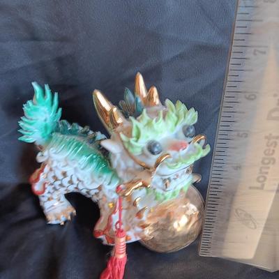 Amazing Vintage porcelain Chinese Fu Dog-Foo Lion Imperial Temple Guardian