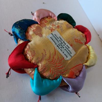 Vintage Asian Chinese Trinket Holder /Sewing pin cushion container with Silk pin cushion - circle of friends