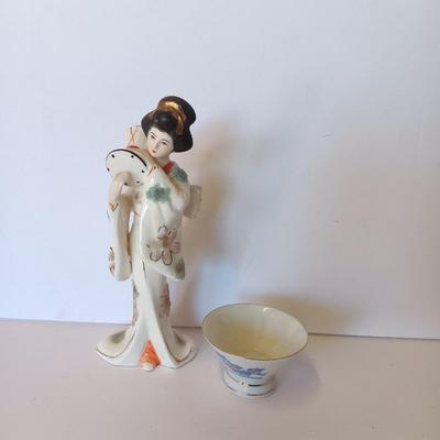Vintage hand painted Porcelain Geisha girl figure with Masamune saki dish