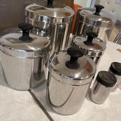 Aluminum canisters with Salt & Pepper