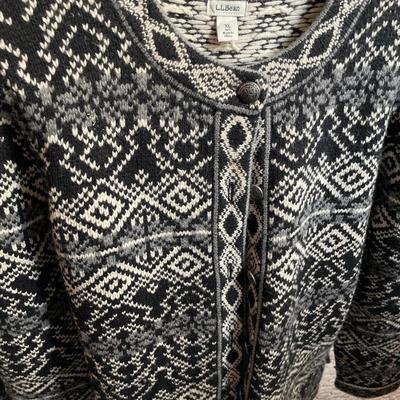 Womenâ€™s sweaters and clothes