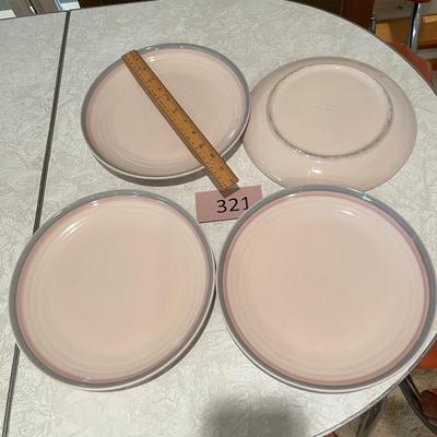 Pfaltzgraff set of 4 plates