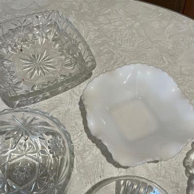 Lot of 60s pressed glass bowls