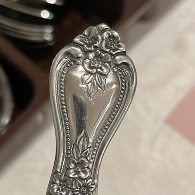 Matching flatware