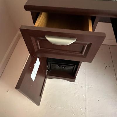 Realspace Manager Desk - Magellan Collection (O-KL)