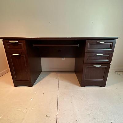 Realspace Manager Desk - Magellan Collection (O-KL)
