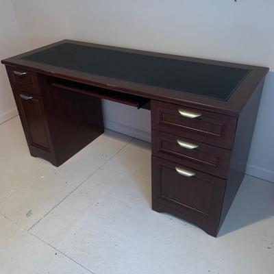 Realspace Manager Desk - Magellan Collection (O-KL)