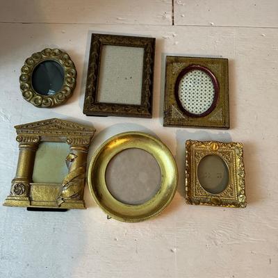 Wide Variety of Picture Frames (O-KL)