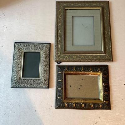 Wide Variety of Picture Frames (O-KL)