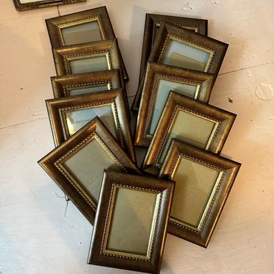Wide Variety of Picture Frames (O-KL)