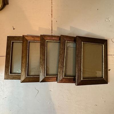 Wide Variety of Picture Frames (O-KL)