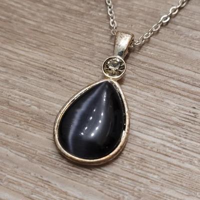 124: Stone Pendant Necklaces