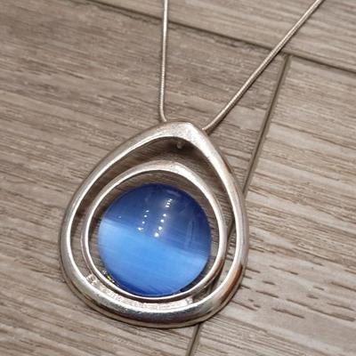124: Stone Pendant Necklaces