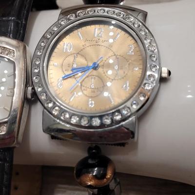 #128: Mixed Lot of Watches