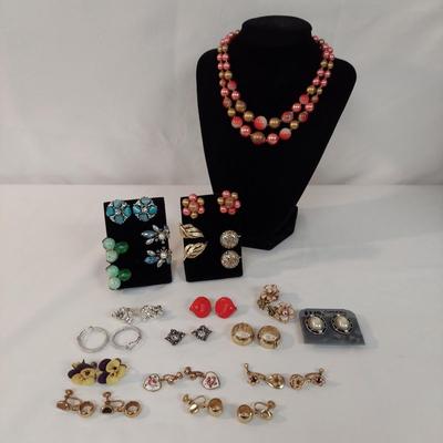 Vintage Clip-on Earrings (B4-BBL)