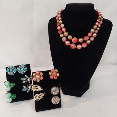 Vintage Clip-on Earrings (B4-BBL)