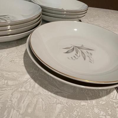 Large lot of Kaysons China dinner plates