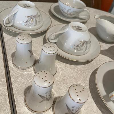 Kaysons tableware China S&P creamer + more