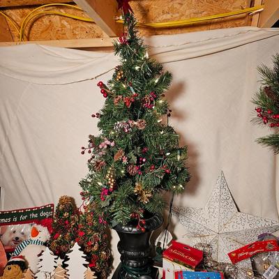 Christmas Decor, Lights & Wrap  (S-JS)