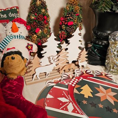 Christmas Decor, Lights & Wrap  (S-JS)