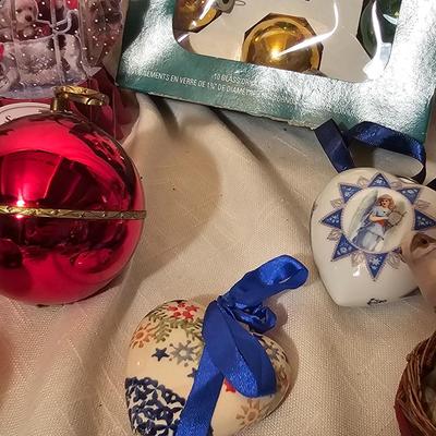 Christmas Ornament Assortment  (S-JS)