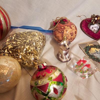 Christmas Ornament Assortment  (S-JS)