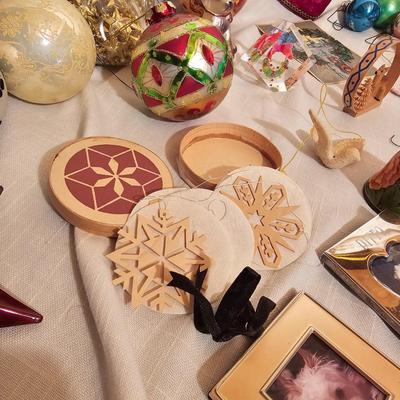 Christmas Ornament Assortment  (S-JS)