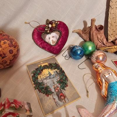 Christmas Ornament Assortment  (S-JS)