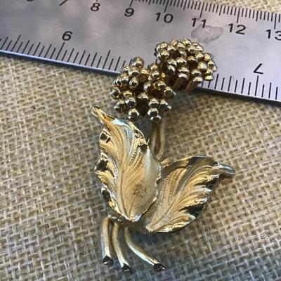 Vintage Gold Tone Floral Brooch
