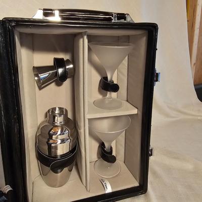 Mixologist Cocktail Travel Cases & More (S-JS)