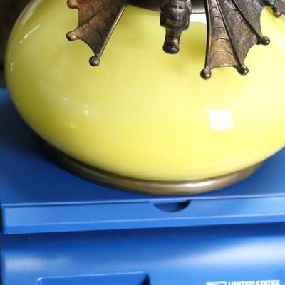 Bradley and Hubbard Antique Chinese Lion Glass Shade Cast Iron Dragon Kerosene Lamp