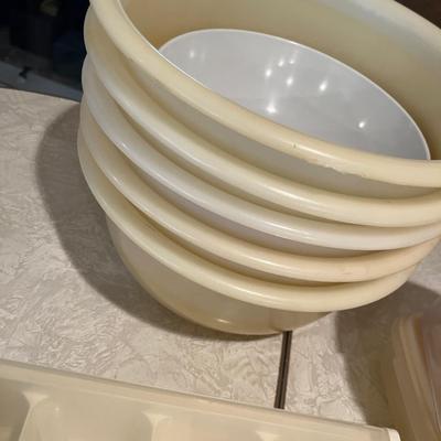 Lot of plastic kitchenware