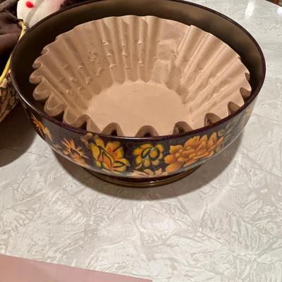 Cool coffee filter tin & fall decor