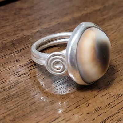 175: Spotted Slipper Shell Sterling Silver Ring