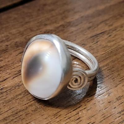 175: Spotted Slipper Shell Sterling Silver Ring