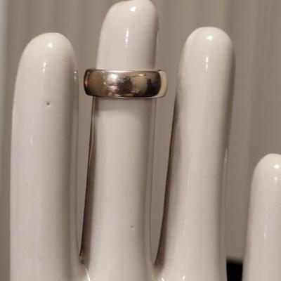 #191: 14kt Art Carved Gold Band