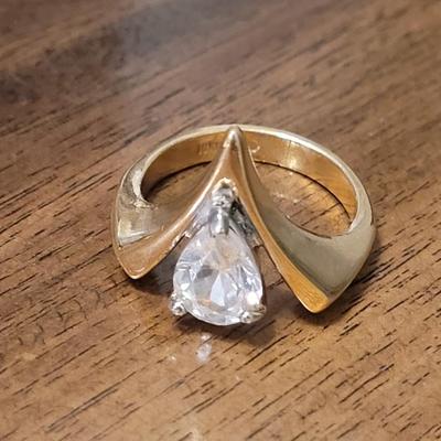 #197: 18kt GE Cubic Zirconia Ring