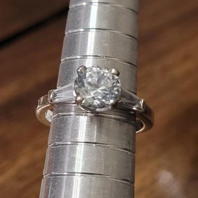 #200: 18kt GE Cubic Zirconia Ring