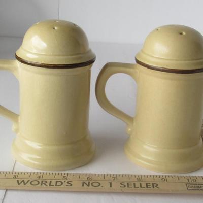 Lot 442: Pfaltzgraff Village Range Shakers