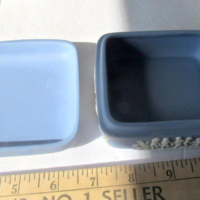 Lot 457:  Vintage Wedgwood Dresser Box