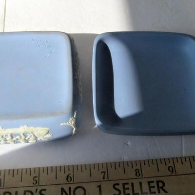 Lot 457:  Vintage Wedgwood Dresser Box
