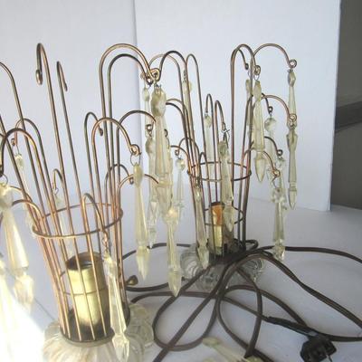 Lot 459: Vintage Wire, Glass and Plastic Lamps